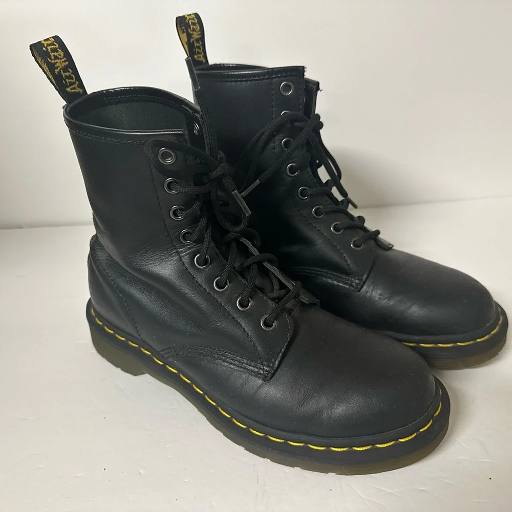 Dr. Martens Black Leather Boots with Yellow Stitching Size 8 - Picture 1 of 7